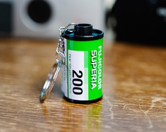 Porte-clés Fujicolor Superior 200 Film | porte-clés | | de photographie argentique Cartouche de film| Rouleau de film | Idée cadeau pour un photographe