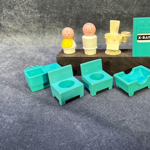 Vintage Fisher Price little people Children&#39;s hospital (931) accessories. You choose.