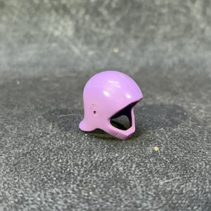 Puede incluir: Un letrero de madera rústica con el texto "Welcome to our home" en letras blancas. El letrero presenta un acabado envejecido y un diseño sencillo y acogedor, ideal para un porche o entrada.