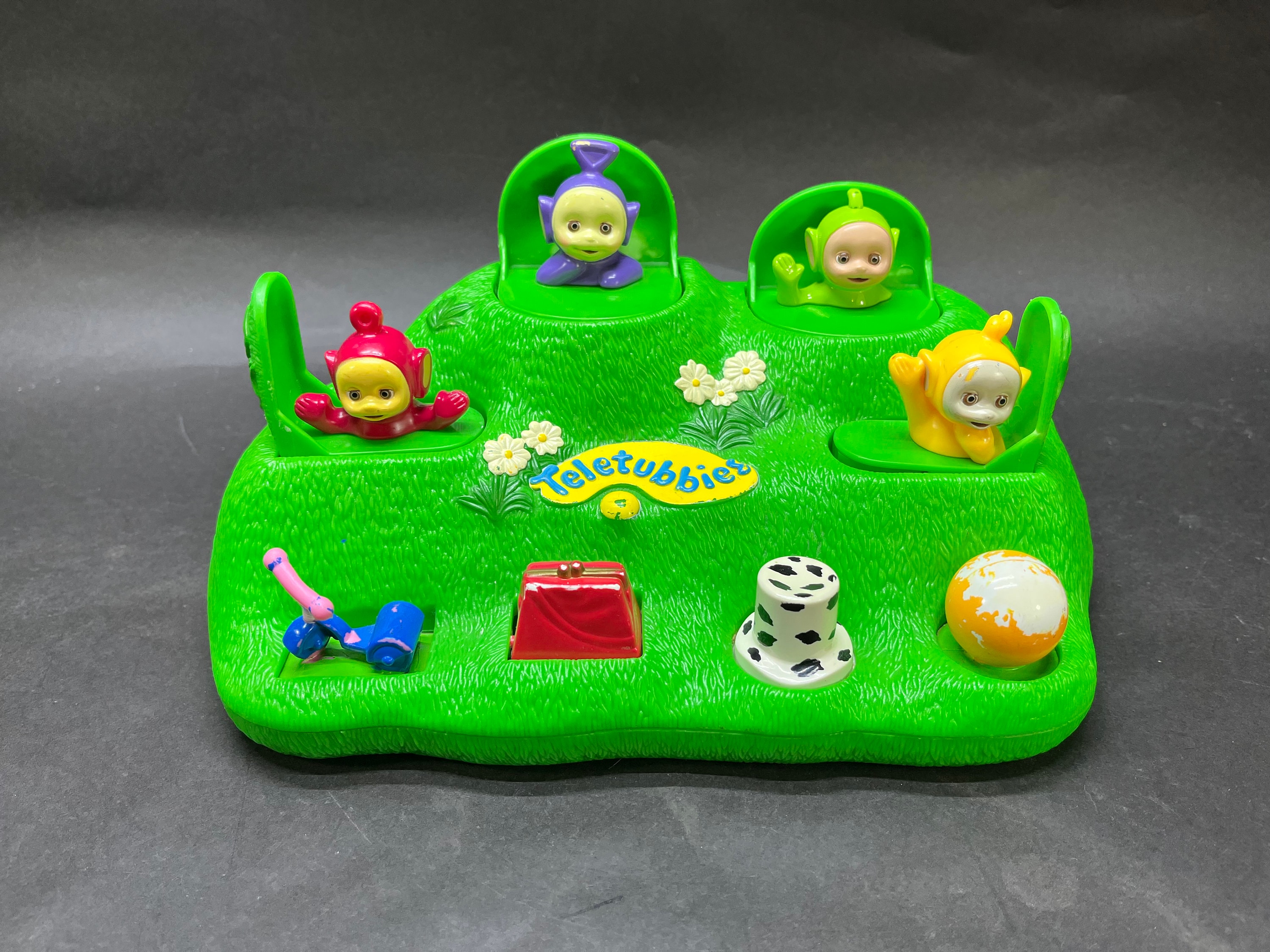 Teletubbies Magic Hill Surprise Pop up Toy. Rag Doll Hasbro 1999