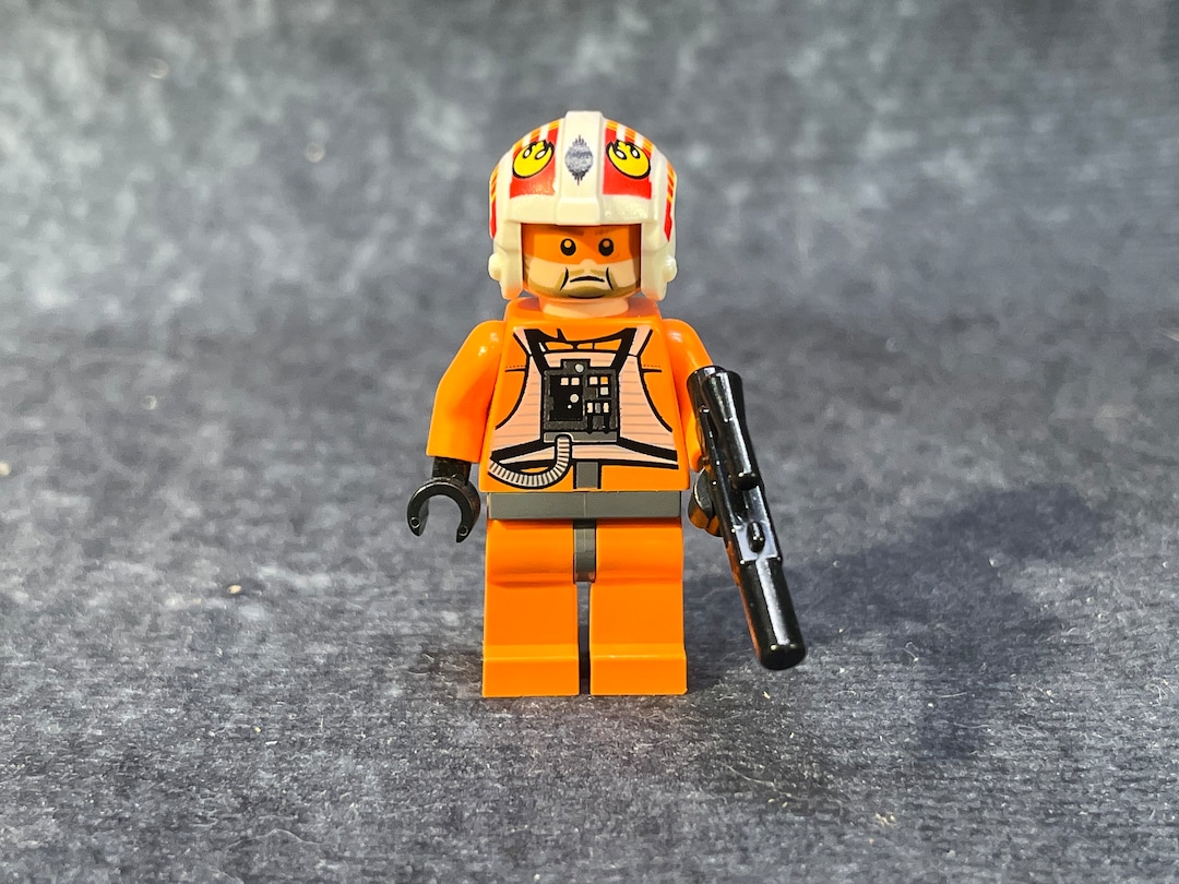 Lego Star Wars Mini Figures : Jek Porkins Rebel Pilot for Set 9493 ...