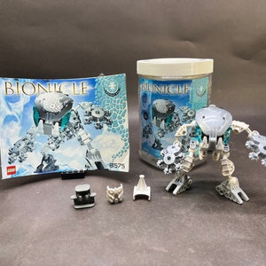 Bionicles buildable toy : Bohrok-Kal, Kohrak-Kal no 8575. Complete with Canister and instructions. Lego 2003.