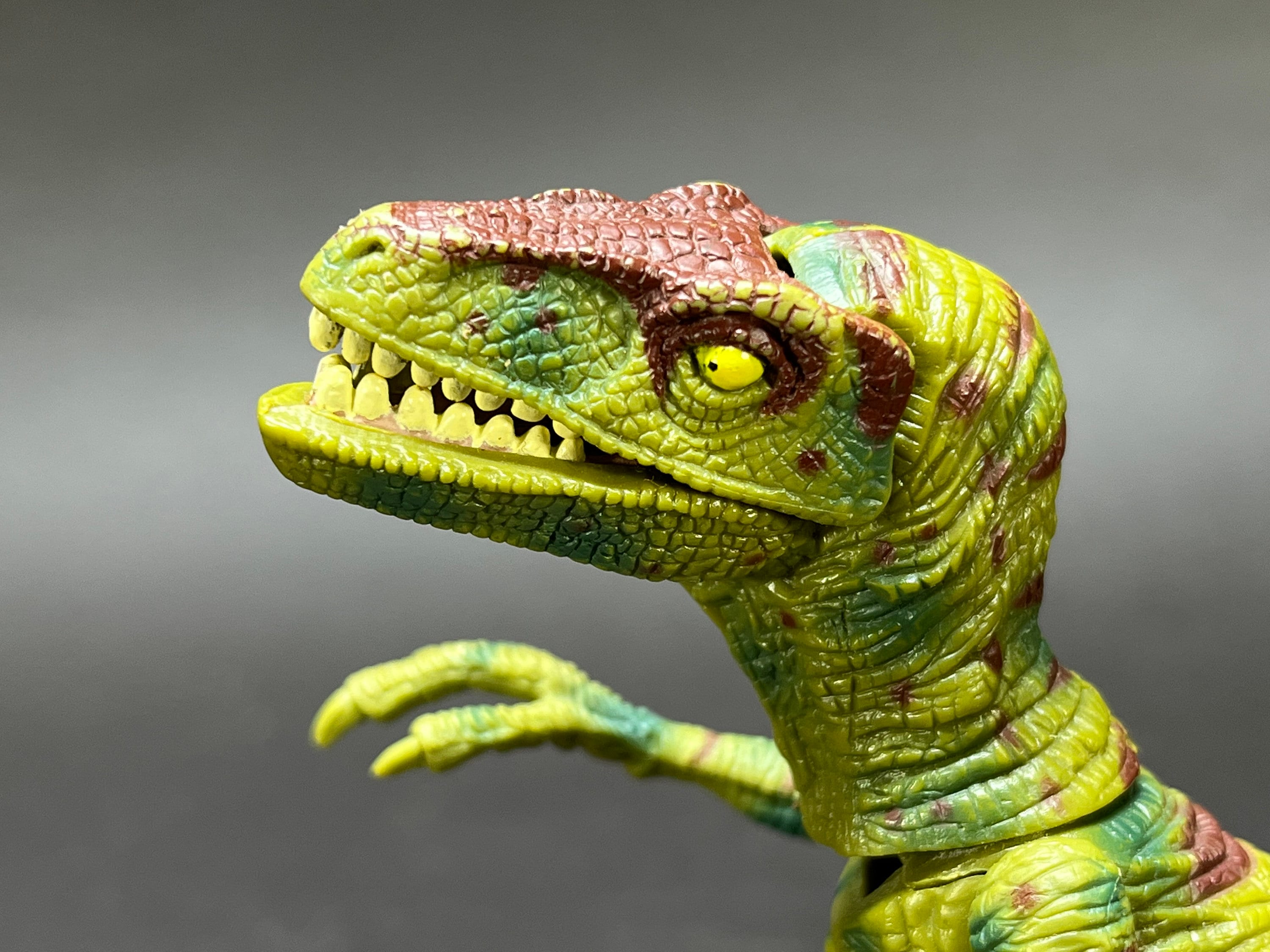 Jurassic Park 3 Action Figure: Velociraptor From the Raptor Attack ...