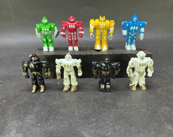 lot of 8 Soma mini figurines : vintage Mighty Morphin Power Rangers knock offs.