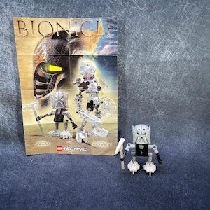 Bionicles buildable toy : Nuju (8544) 100% Complete with instructions. Lego 2001. Hard to find wave 1 figure