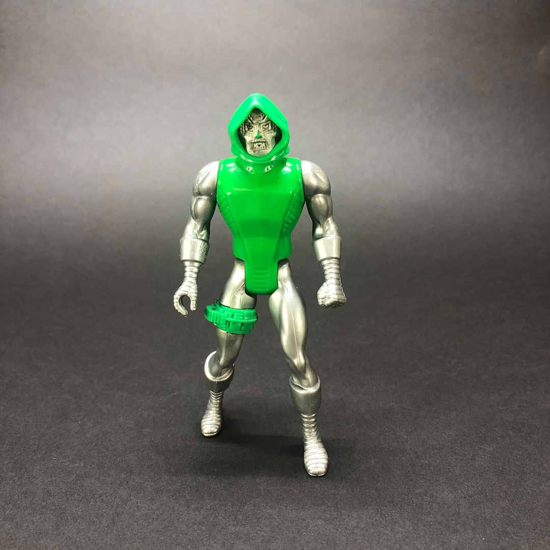 Figurine Marvel Secret Wars Dr Doom – Occasion