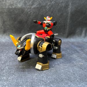 Power Ranger Lost Galaxy action figure: Magna Defender & Torozord. Incomplete. Bandai 1999.