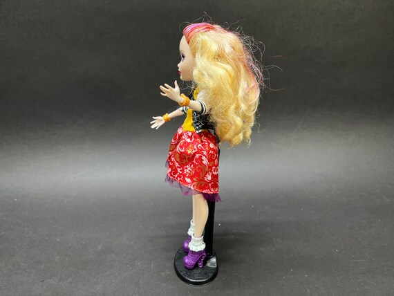 Ever After High School Spirit Apple White Doll Mattel