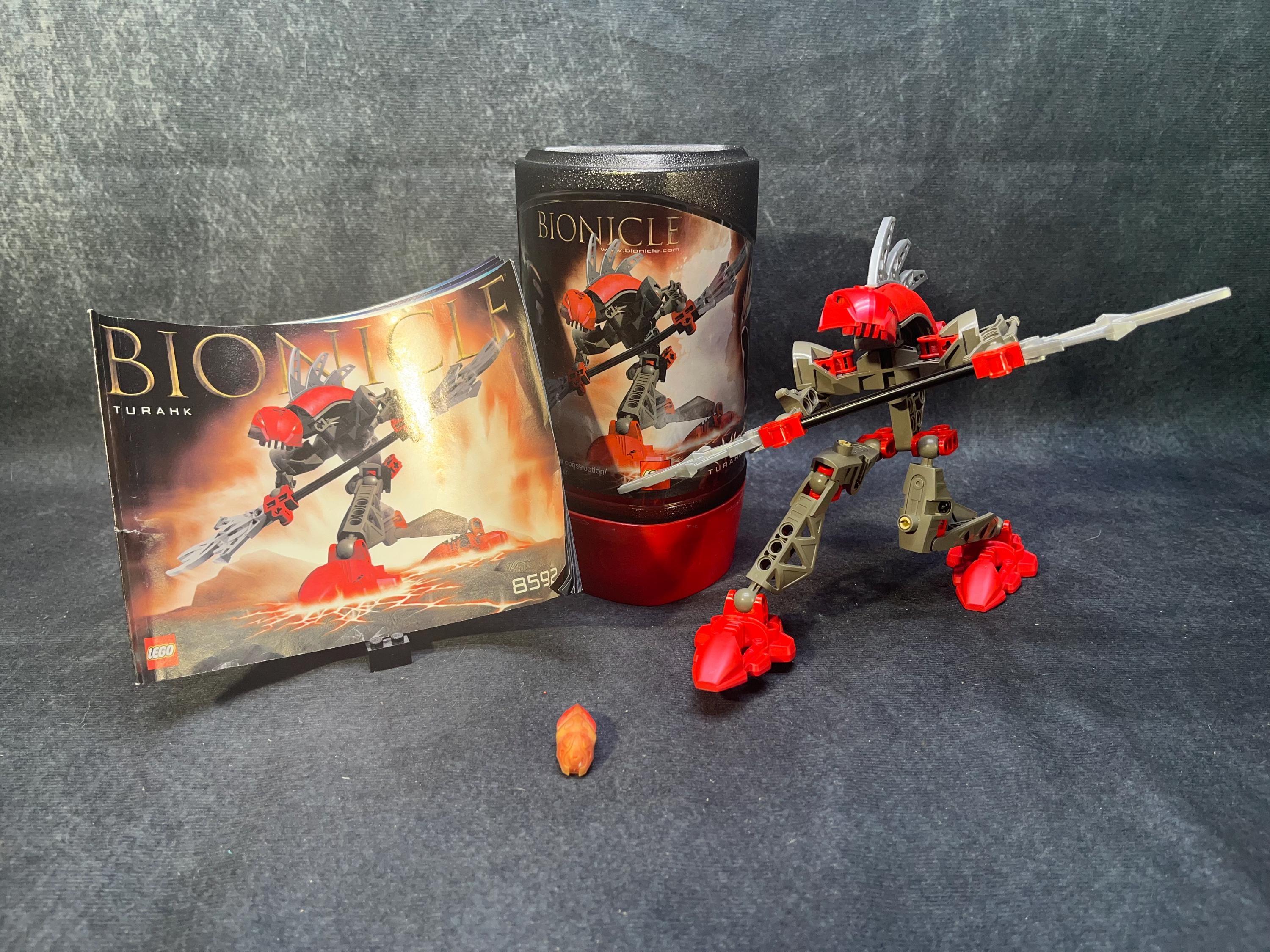Bionicles buildable toy Rahkshi Turahk No 8592. with Kraata and Canister. Lego 2002