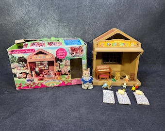 Calico critters/Sylvanian families Coverleaf corners Preschool set, incomplete.  By Epoch.