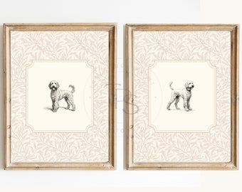 Puede incluir: Dos impresiones enmarcadas de una ilustración en blanco y negro de un caniche sobre un fondo crema con un patrón floral.
