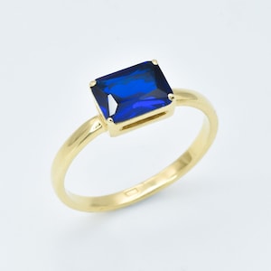 Gold Sapphire Ring, Horizontal Sapphire Ring, Solitaire Sapphire Ring, Blue Sapphire Ring, Blue Engagement Ring, September Birthstone Ring