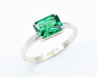 Emerald Ring, Created Emerald, Green Square Ring, Radiant Ring, Dainty Vintage Ring, Engagement Ring, 2 Carat Promise Ring, 925 Silver Ring