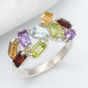 Kleurrijke stokbroodring, meerkleurige edelsteenring, regenboog stenen ring, cluster edelsteenring, natuurlijke granaatring, natuurlijke amethistring