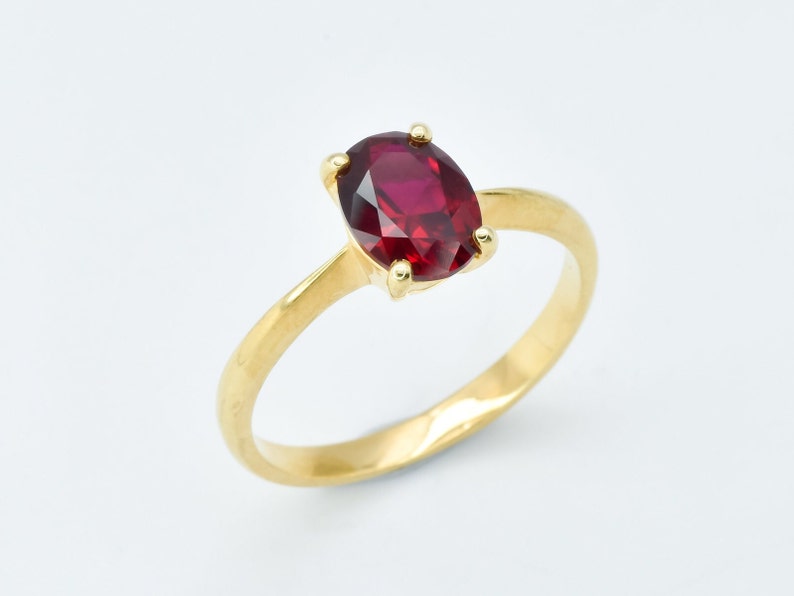 Gouden robijnring, robijn gemaakt, rode robijnring, gouden solitairering, gouden beloftering, gouden ovale ring, gouden sierlijke ring, ring geboortesteen juli afbeelding 6