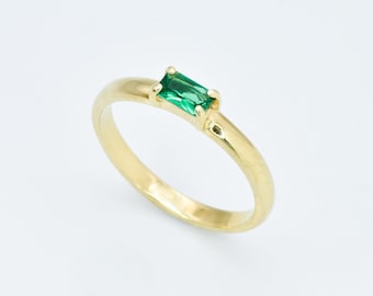 Gold Emerald Ring, Baguette Emerald Ring, Dainty Emerald Ring, Gold Emerald Band, Stackable Emerald Ring, May Birthstone Ring, Gold Ring