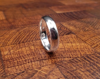 Anillo apilable de plata de ley Argentium® de 4,75 mm con banda abovedada pulida mediana