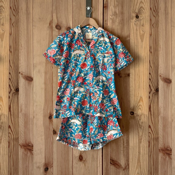 Pyjama manches courtes et short · Bloc imprimé pur coton fabriqué à la main en Inde · Pyjama d'été 100% coton · Fleurs bleu rouge