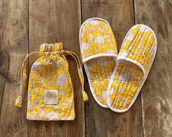 Padded quilted travel shower slippers with matching bag · Pure cotton block print handmade and handprinted in India · yellow whiteflowers