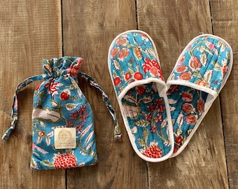 Padded quilted travel shower slippers with matching bag · Pure cotton block print handmade and handprinted in India · Blue pink flowers