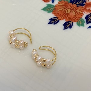 1 Pair of Ear Cuff Freshwater Pearls | Non Piercing | Clip on Cartilage Earrings