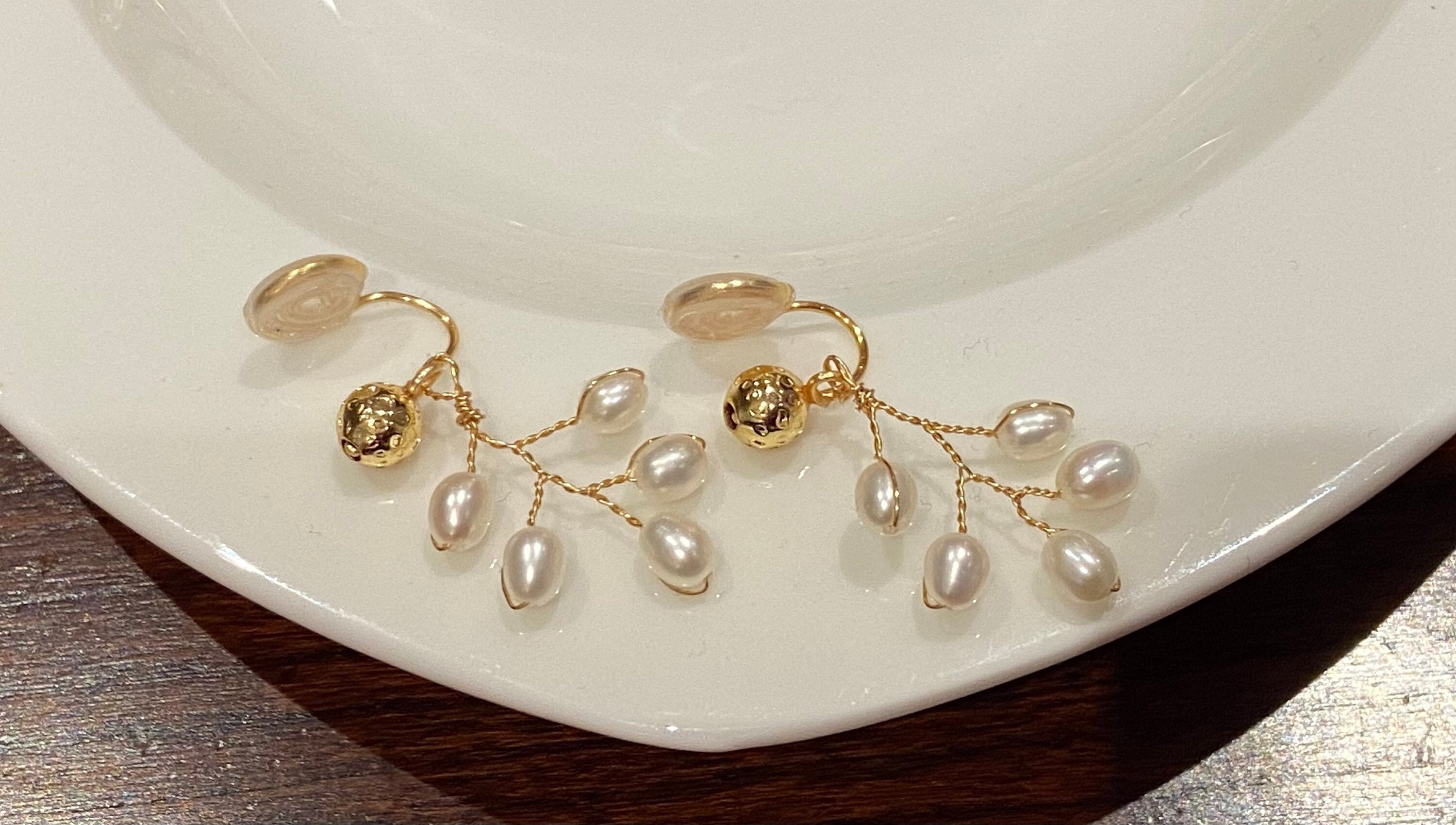 淡水パールクリップ式ピアス：ゴールドブランチスタイル - Etsy 日本