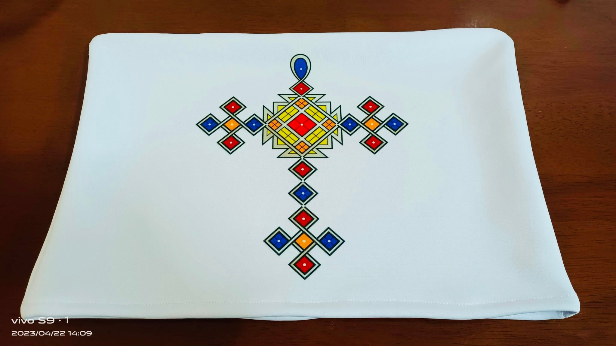 KIDDY DESIGN Traditional Cross Table Runner - Etsy