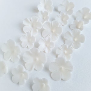 10 X Cream Clay Flower Beads, Bridal Cream Flowers, Polymer Clay