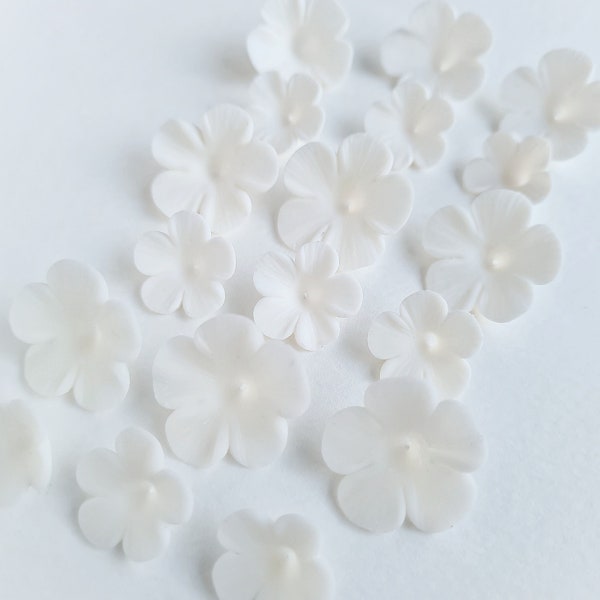 10 perles de fleurs en argile blanche douce | Fait main | Pâte polymère | Artisanat floral | perles faites main | Mariage | Mariage