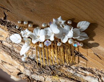Peigne à cheveux de mariée avec cristaux Swarovski et détails floraux blancs