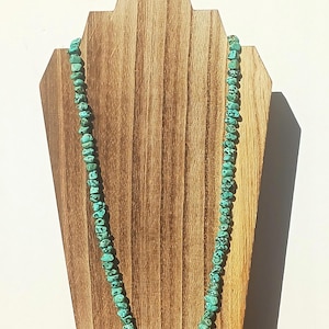 Beautiful vintage Santo Domingo style heishi necklace with AAA natural turquoise nuggets, 39g. All hand made with natural tumbled turquoise.