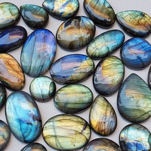 Lot de cabochons de labradorite multicolores, idéal pour emballer des bijoux en fil métallique. image 1