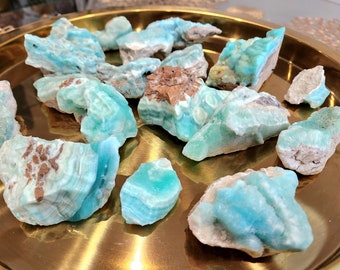 Aragonite blu grezza naturale dal Pakistan Cristalli grezzi Chakra della gola Regali di cristallo per lei Cristalli curativi Guarigione dei cristalli Pace Ansia