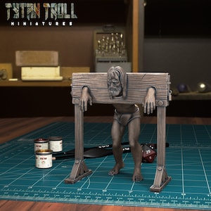 Prisoners in Stocks | D&D | Pathfinder | TTRPG | by TytanTroll Miniatures