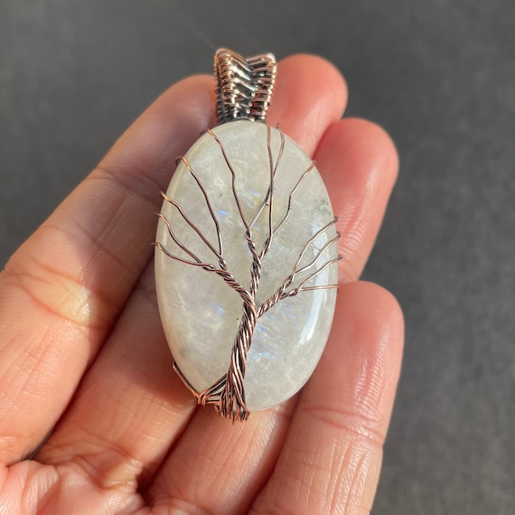 Collana con ciondolo in rame con albero della vita in pietra di