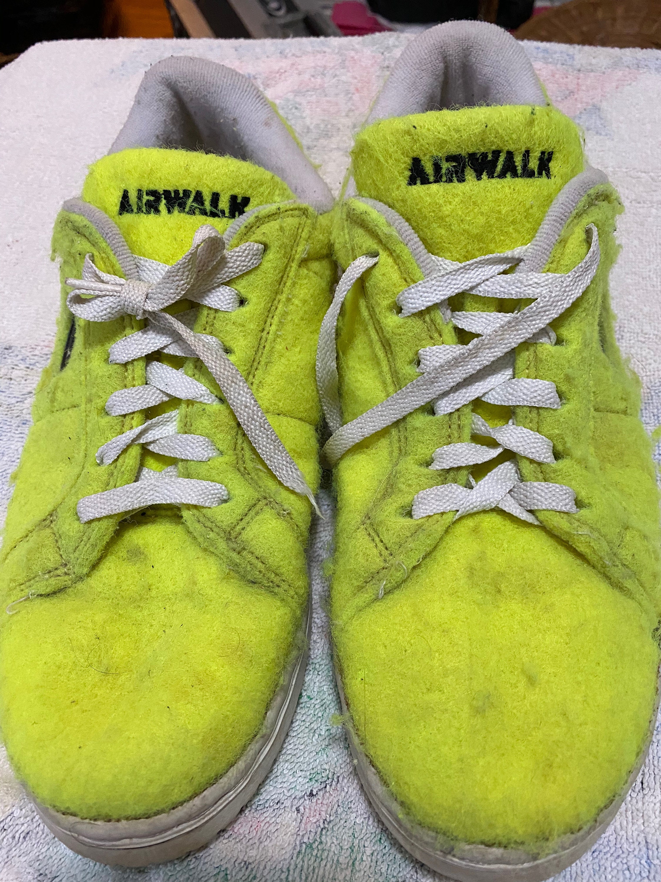 Vintage Original NEON Tennis Ball Airwalk jim - Etsy