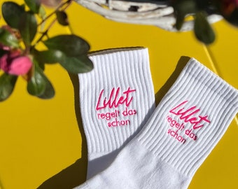 Tennissocken bestickt mit Lillet Spruch "Lillet regelt das schon"