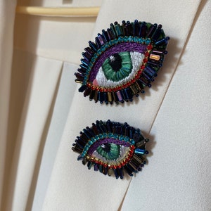 Handgemachte Evil Eye Charm Brosche Pin - Minimalistischer Emaille Kristall Schmuck für Muttertag und Weihnachten