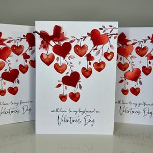 Carte de Saint-Valentin petit ami, carte de Saint-Valentin de luxe, carte de Saint-Valentin faite main avec coeurs 3D, ruban d'organza rouge et pierres précieuses