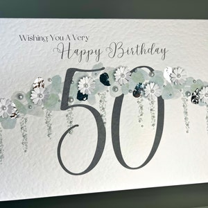 Carte des 50 ans faite main avec feuille d'argent - Fleurs et perles 3D, carte d'anniversaire de luxe des 50 ans, carte de célébration des 50 ans, carte souvenir des 50 ans