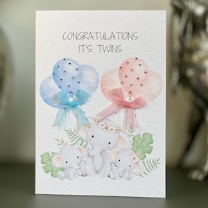 Biglietto di auguri fatto a mano per la nascita di due gemelli, biglietto per la nascita di due gemelli, biglietto con mamma e due elefantini, gemelli maschi e femmine, maschietto e femmine