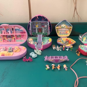 vintage Polly Pocket Bluebird LOT with figures