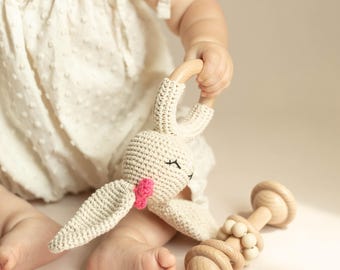 Crochet Rattle Animals, Baby Shower Gift, Newborn,Wood Bunny Rattle,0-6 months, Montessori, Baby Toys,Baby Signs, Organic Baby Toy, newmom