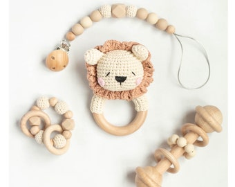 Personalized Baby Gift Set / 4 piece crochet Lion Baby Gift Set / Crochet Animals Rattle  / Baby Gift / Handmade / newborn / Baby Shower