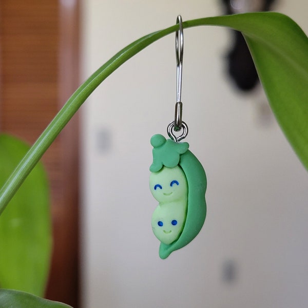 Plant Charm. Hanging Peas in a pod. Hang on plant stem secured by gourd pin. For Leafy Plants.  Plant lovers, accessories Green Baby Peapod