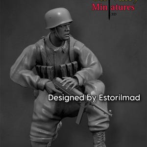 WW2 German Paratrooper Crouching MP40, Fallschirmjager Resin Figures 1/35, 1/16 Historical Miniatures by Estorilmad