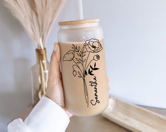 Personalized Birth Flower Glass Can, Bamboo Lid and Straw, Bridesmaid Gift