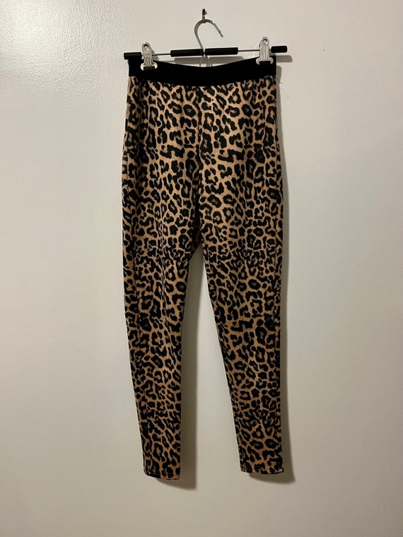 Leopard print leggings - image 1