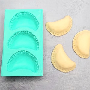 Mini Empanadas, Mini Hand Pies 3-Cavity Silicone Mold for Wax Melt Making, Candle Embeds, Soap Making