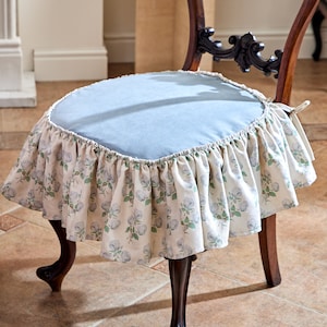 Light Blue English Style Rose Non-Slip Chair Pad with Ruffle Edge, Velvet Customizable Chair Seat Covers with 4 Sided Ruffle in Floral Print